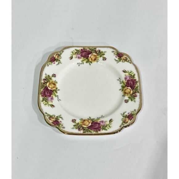 Royal Albert Old Country Roses Ruby Ribbon Celebrations square Plate - Picture 2 of 3